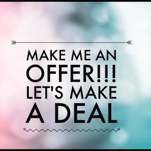 HELLO LOVES!!! Trying to clean out my closet!! 😍